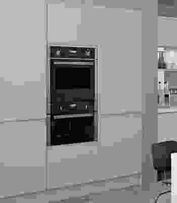 Kitchen With Intergrated Oven